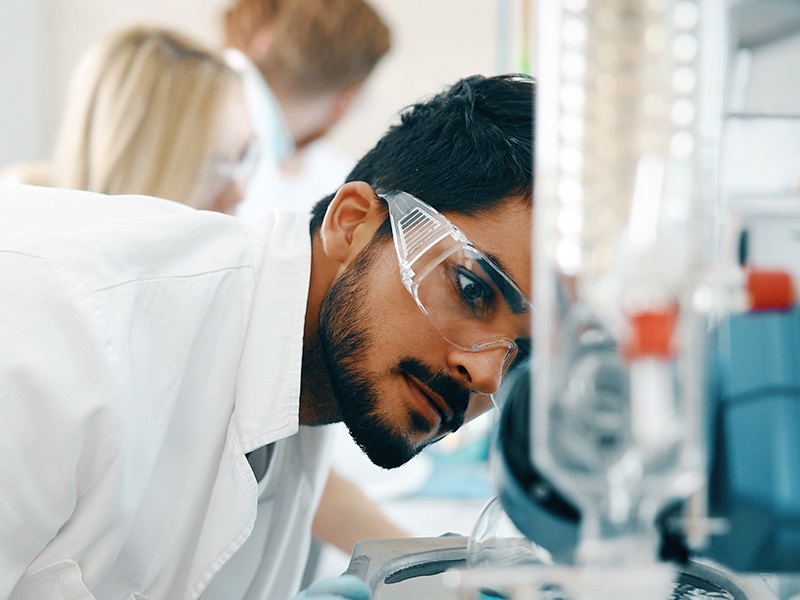 Doctor working in a lab mobile photo